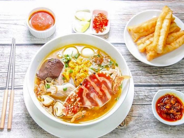 Đặc sản bánh canh ghẹ của Hà Nội