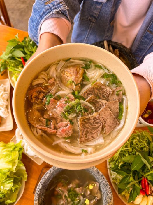 Thưởng thức Bún bò thố đá Đà Lạt mới tại Hương Quán 6