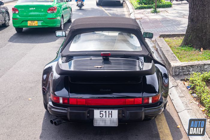 Khám phá chiếc Porsche 930 Turbo Cabriolet, một tác phẩm có tuổi đời hơn 30 năm, duy nhất tại Việt Nam.