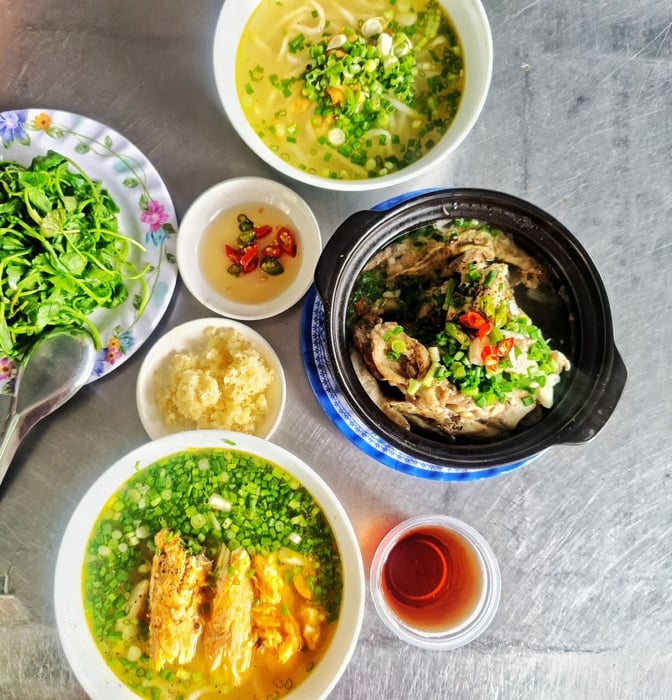 Thưởng thức bánh canh cá lóc Đà Nẵng