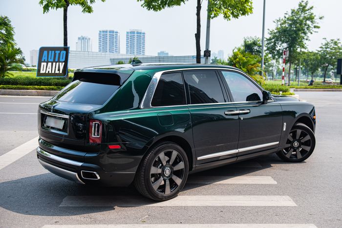 Thăm gần Rolls-Royce Cullinan xanh lá của doanh nhân nổi tiếng Hà Nội với biểu tượng sáng bừng rollsroyce-cullinan-Mytour-16.JPG