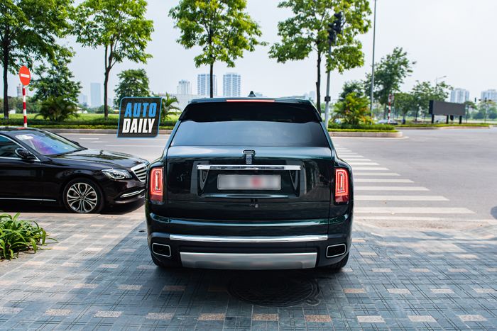 Thăm gần Rolls-Royce Cullinan xanh lá của doanh nhân nổi tiếng Hà Nội với biểu tượng sáng bừng rollsroyce-cullinan-Mytour-8.JPG