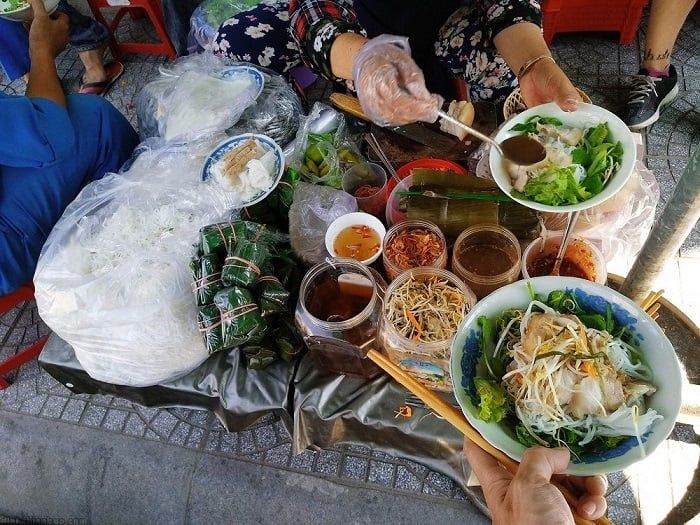 Bún mắm nêm Huế: Hương vị đặc trưng