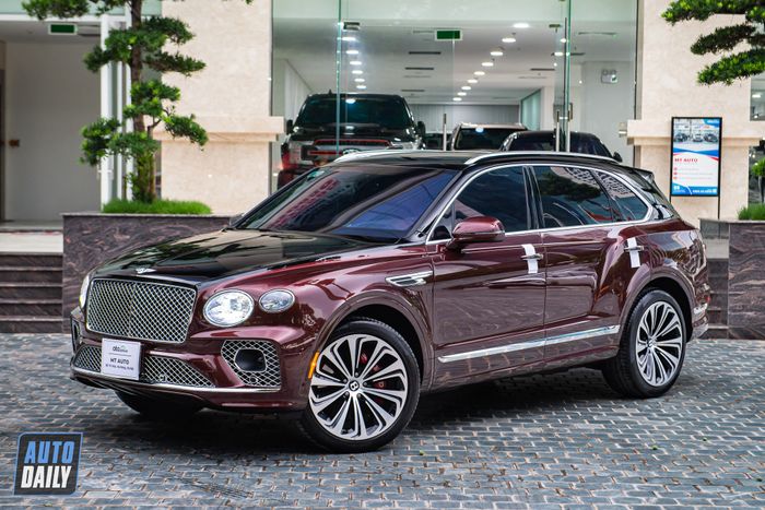 Bentley Bentayga đi được 4.000 km, màu sơn độc nhất Việt Nam, được bán với giá rẻ hơn xe mới 4,5 tỷ đồng (bentley-bentayga-Mytour-1.JPG)