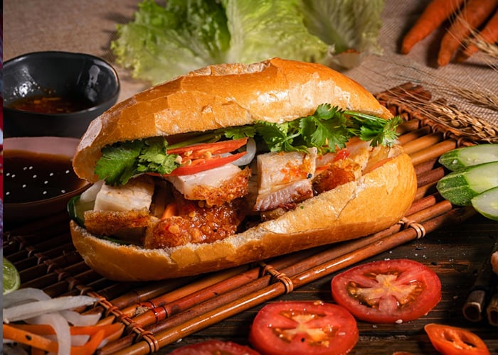 Bánh mì phong cách Hội An