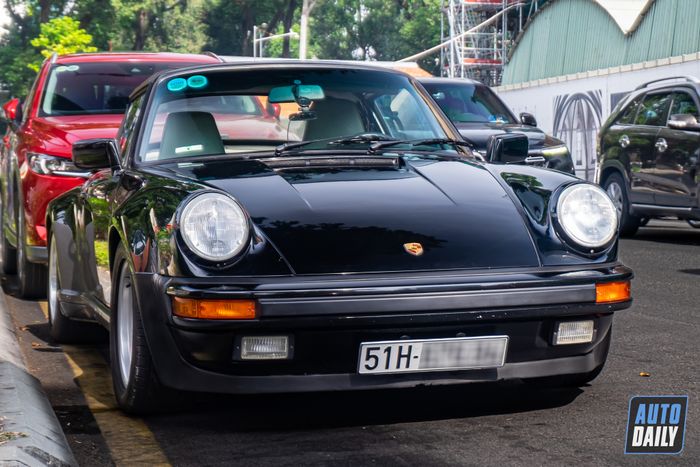 Ngắm chiếc Porsche 930 Turbo Cabriolet có tuổi đời hơn 30 năm, duy nhất tại Việt Nam.