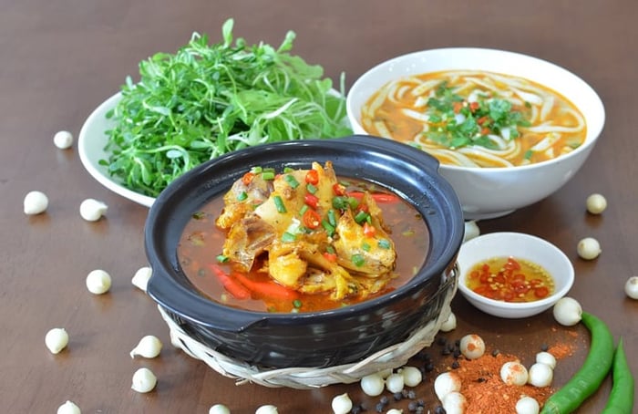 Thưởng thức bánh canh cá lóc Đà Nẵng