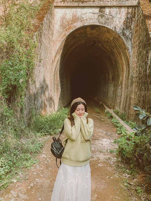 Đường hầm Hỏa Xa là nơi mang vẻ đẹp hoang sơ và ma mị, khiến lòng người không thể quên.