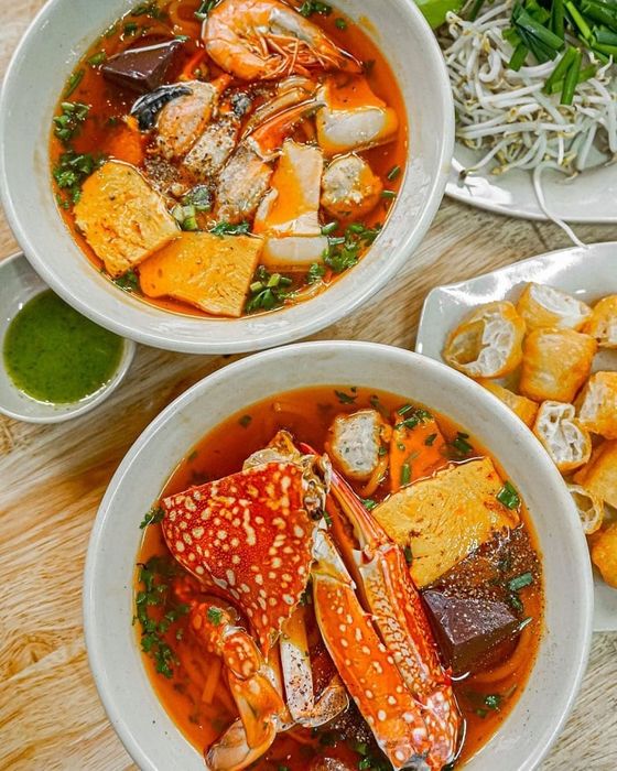 bánh canh với ghẹ