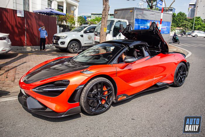 Xem gần chiếc McLaren 765LT Spider, trị giá hơn 30 tỷ, độc nhất tại Việt Nam