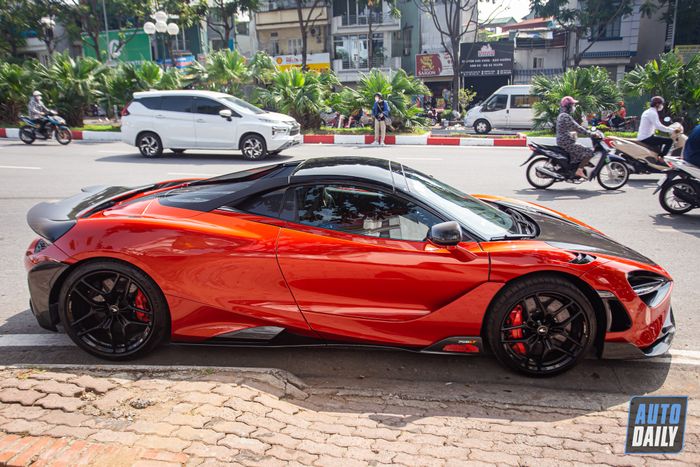 Xem gần chiếc McLaren 765LT Spider, trị giá hơn 30 tỷ, độc nhất tại Việt Nam