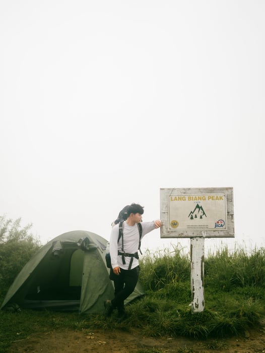 Hành trình Trekking Langbiang vào mùa mưa ngắm nhìn con đường buồn man mác 9