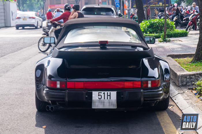 Khám phá chiếc Porsche 930 Turbo Cabriolet, một tác phẩm có tuổi đời hơn 30 năm, duy nhất tại Việt Nam.