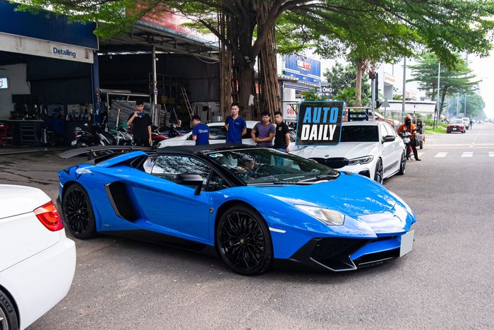 Phát hiện chiếc Lamborghini Aventador SV Roadster màu xanh duy nhất tại Việt Nam aventador-sv-roadster-xanh-Mytour-3.JPG