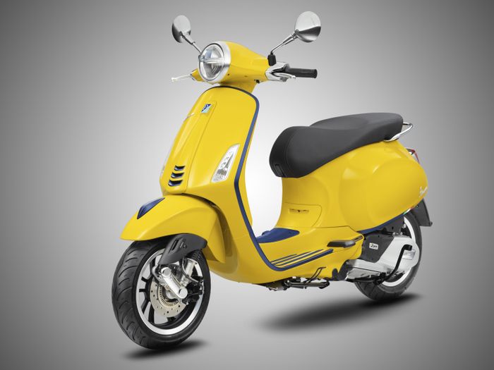 Vespa Sprint và Vespa Primavera khoác vẻ mới sôi động đón hè 2022.