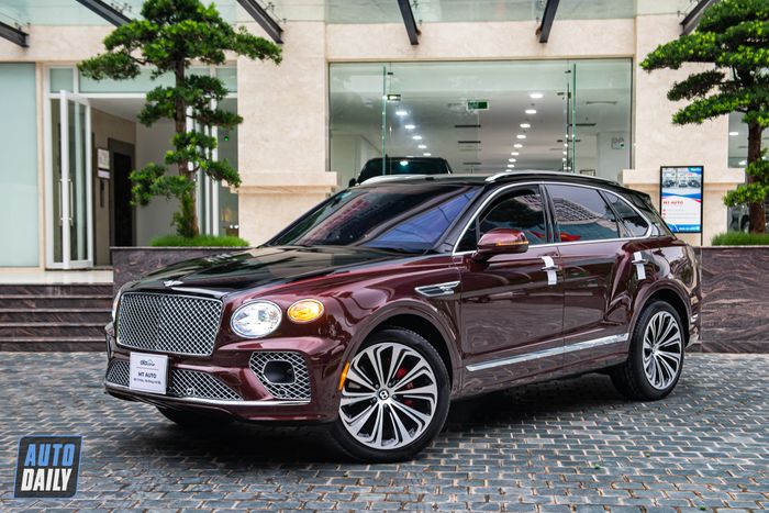 Bentley Bentayga đi được 4.000 km, màu sơn độc nhất tại Việt Nam, được bán với giá rẻ hơn xe mới 4,5 tỷ đồng (bentley-bentayga-Mytour-6.JPG)