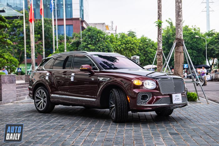 Bentley Bentayga đi được 4.000 km, màu sơn độc nhất tại Việt Nam, được bán với giá rẻ hơn xe mới 4,5 tỷ đồng (bentley-bentayga-Mytour-15.JPG)