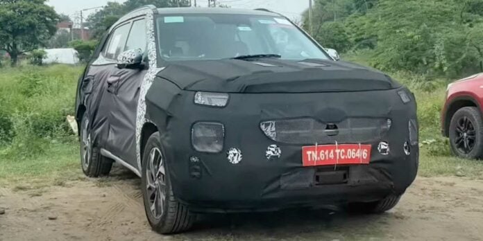 Hyundai Creta Facelift 2024 sẽ ra mắt với loạt cải tiến từ bên trong ra bên ngoài 2024-hyundai-creta-facelift-spied-1-696x348.jpg