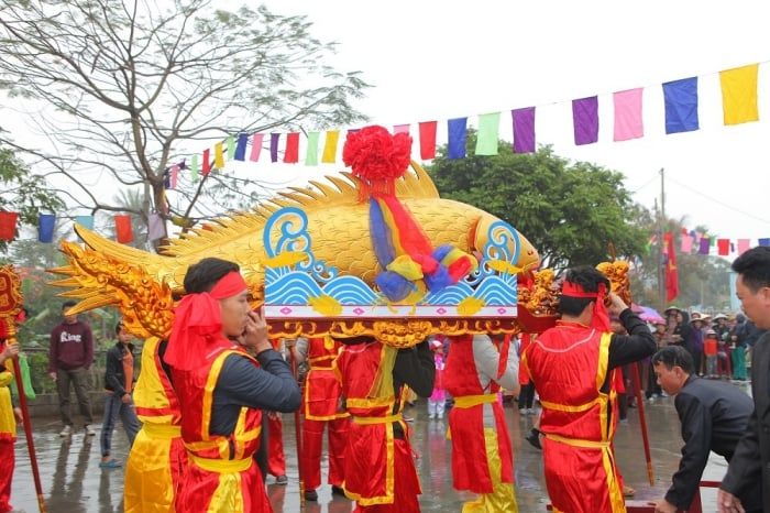 Lễ hội cầu ngư - thờ cá Hải Phòng là biểu tượng của sự tôn kính đối với loài cá quý, mang lại cuộc sống đầy đủ cho người dân và hưng thịnh cho cả làng. Ảnh: Vietnamnet