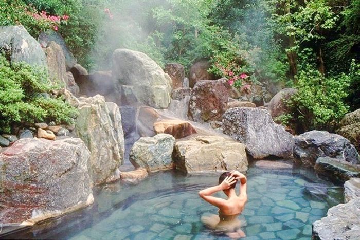 Tắm Onsen tại Suối khoáng nóng Núi Thần Tài – Đà Nẵng 4