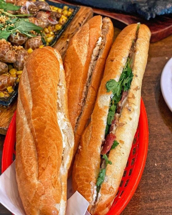 Khám phá 10 quán bánh mì que Đà Nẵng nổi tiếng không thể cưỡng lại 4