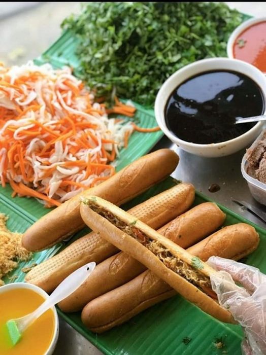 Khám phá 10 quán bánh mì que Đà Nẵng nổi tiếng không thể cưỡng lại 5