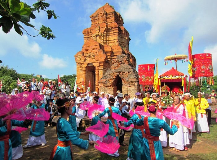 Tháp Bà Ponagar Festival