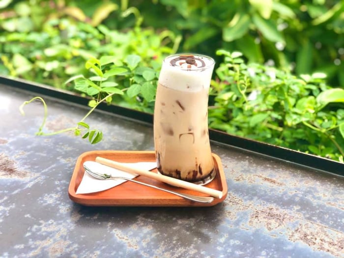 The 59 Café – Quán cà phê nằm trong hẻm với vẻ đẹp cổ điển đặc biệt 9