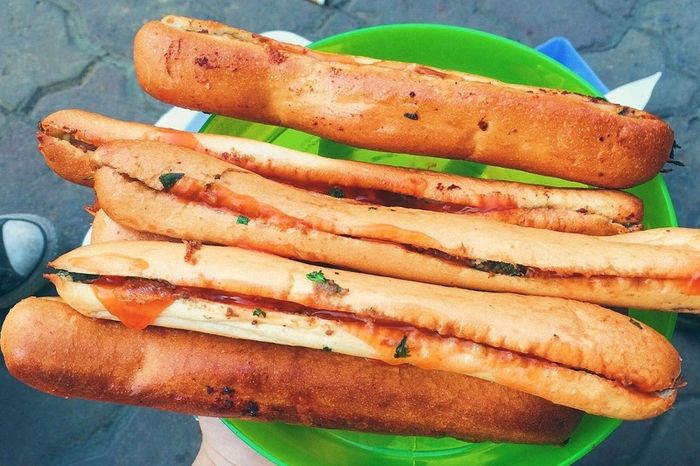 Khám phá 10 quán bánh mì que Đà Nẵng nổi tiếng không thể cưỡng lại 10