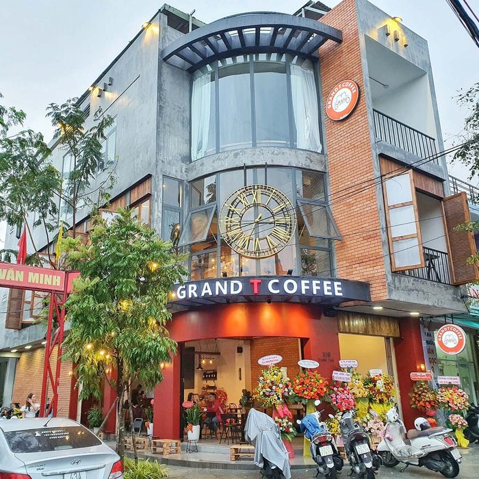 Grand T Coffee Đà Nẵng - Địa điểm check-in độc đáo tại thành phố biển