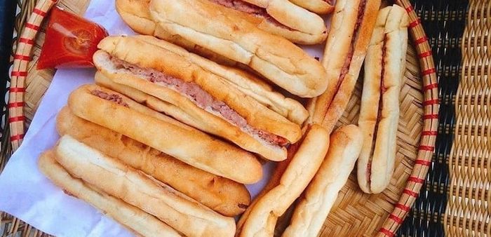 Khám phá 10 quán bánh mì que Đà Nẵng nổi tiếng không thể bỏ qua 3