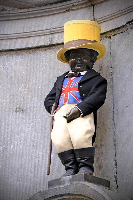 Biểu tượng độc đáo Manneken Pis nổi bật giữa lòng Brussel 7