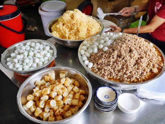 Tổng hợp top 5 địa điểm để bạn thưởng thức cháo quẩy sườn sụn chuẩn vị Đà Nẵng