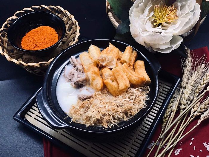 Tổng hợp top 5 địa điểm để bạn thưởng thức cháo quẩy sườn sụn chuẩn vị Đà Nẵng 12