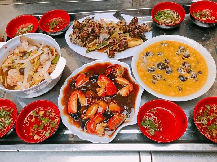 Thưởng thức ẩm thực đêm tại Hải Phòng