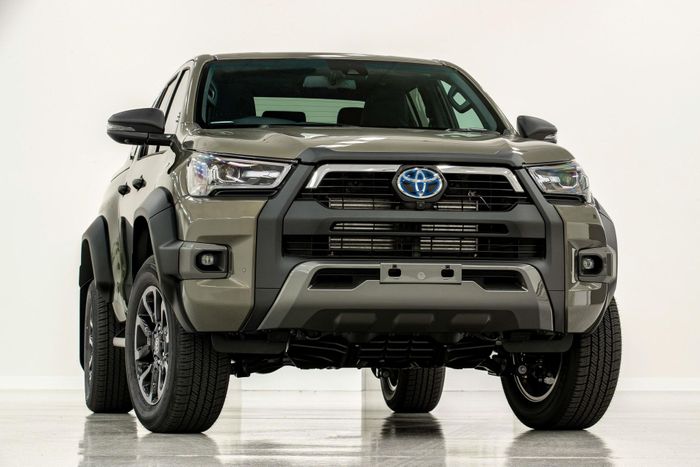 Toyota Hilux sẽ nhận được động cơ diesel hybrid vào năm 2024 toyota-hilux.jpg