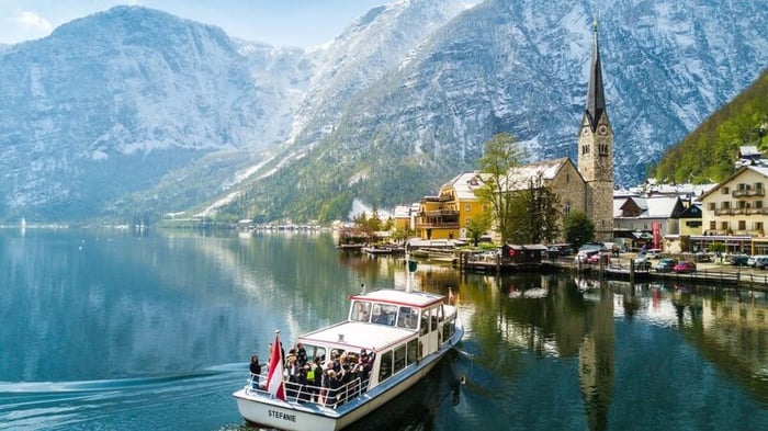 Hallstatt, một trong những thị trấn ven hồ đẹp nhất thế giới tại Áo