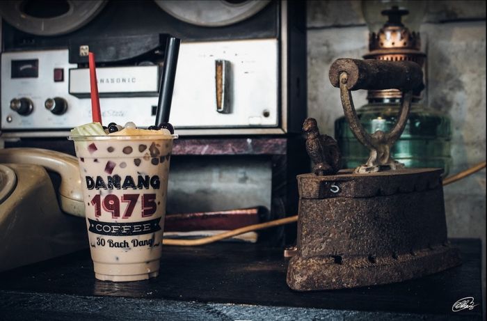 Nét cổ kính tại Danang 1975 Café 7