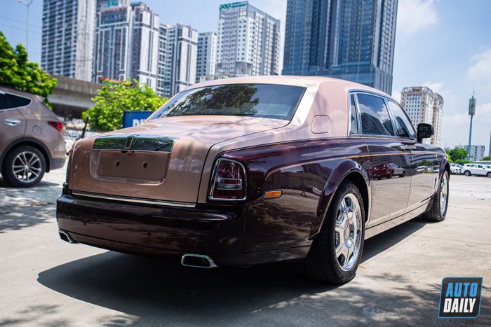 Rolls-Royce Phantom Lửa Thiêng vẫn có giá gần 25 tỷ đồng sau 8 năm trở lại Việt Nam với hình ảnh phantom-lua-thieng-7.JPG