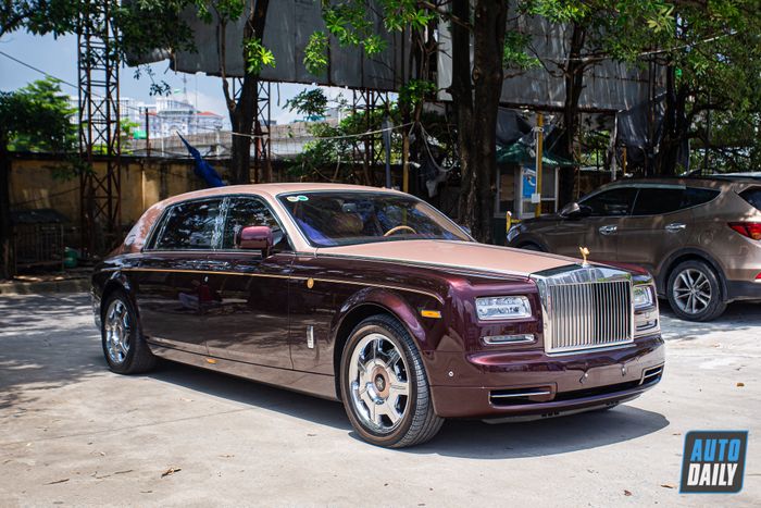 Sau 8 năm trở lại Việt Nam, giá của Rolls-Royce Phantom Lửa Thiêng vẫn giữ nguyên gần 25 tỷ đồng với hình ảnh phantom-lua-thieng-19.JPG