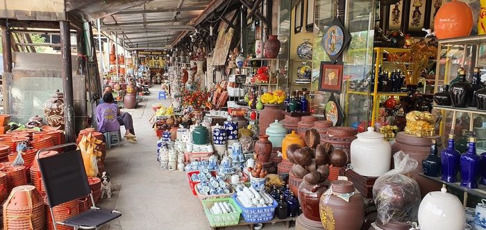 Mua sắm các sản phẩm gốm Bát Tràng chính hãng