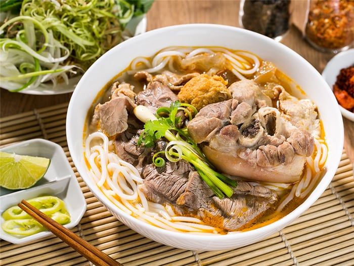 Ăn-sáng-ở-Huế