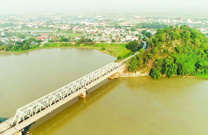 hang Mắt Rồng