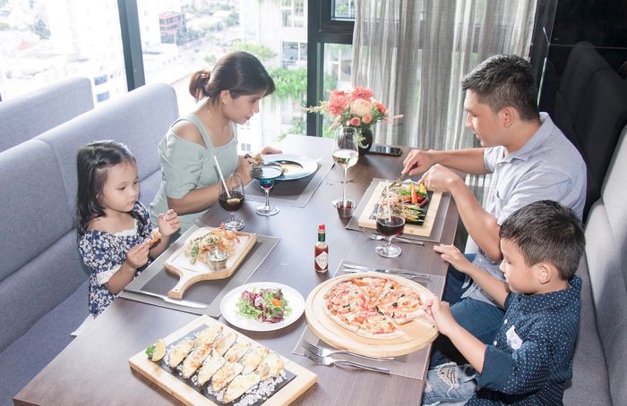 Sky View Restaurant - Điểm đến lý tưởng cho các cặp đôi lãng mạn tại Đà Nẵng