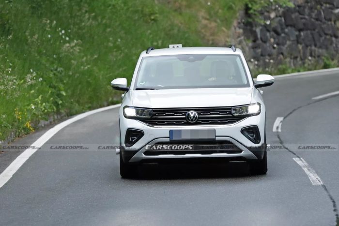 Volkswagen T-Cross 2024 tiết lộ diện mạo không che kín