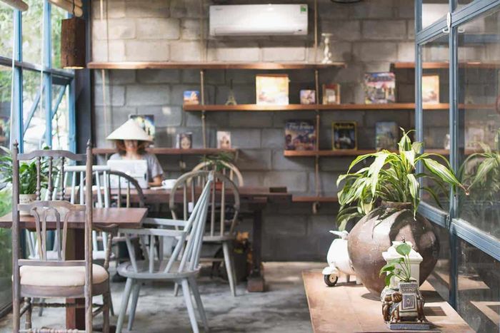 Quay trở lại với các quán cafe yên tĩnh ở Đà Nẵng để tìm lại chút bình yên giữa cuộc sống bận rộn và lo toan 22