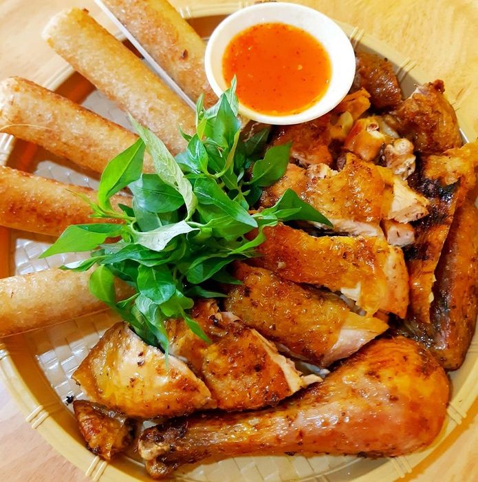 Gà nướng cơm lam Đà Lạt