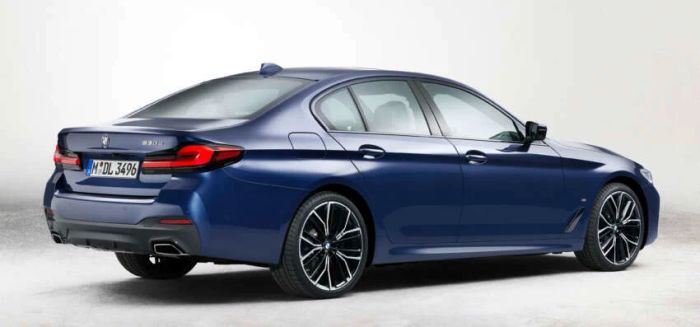 BMW 5 Series 2024 thế hệ mới: Thiết kế nào ấn tượng hơn?