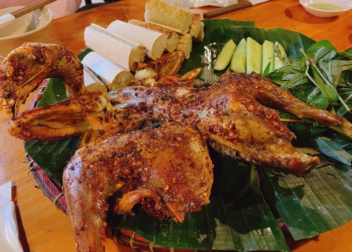 Gà nướng cơm lam Đà Lạt