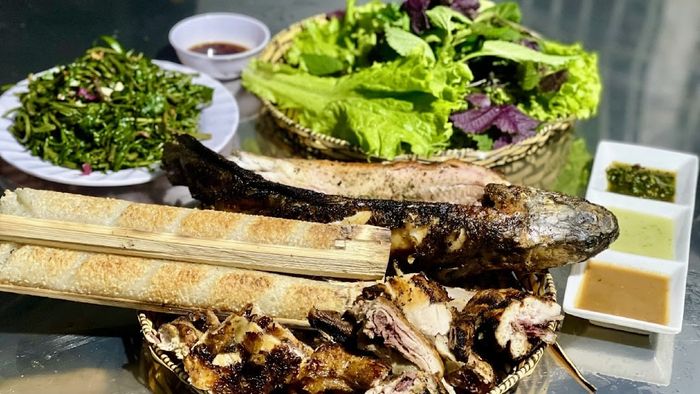 Gà nướng cơm lam Đà Lạt
